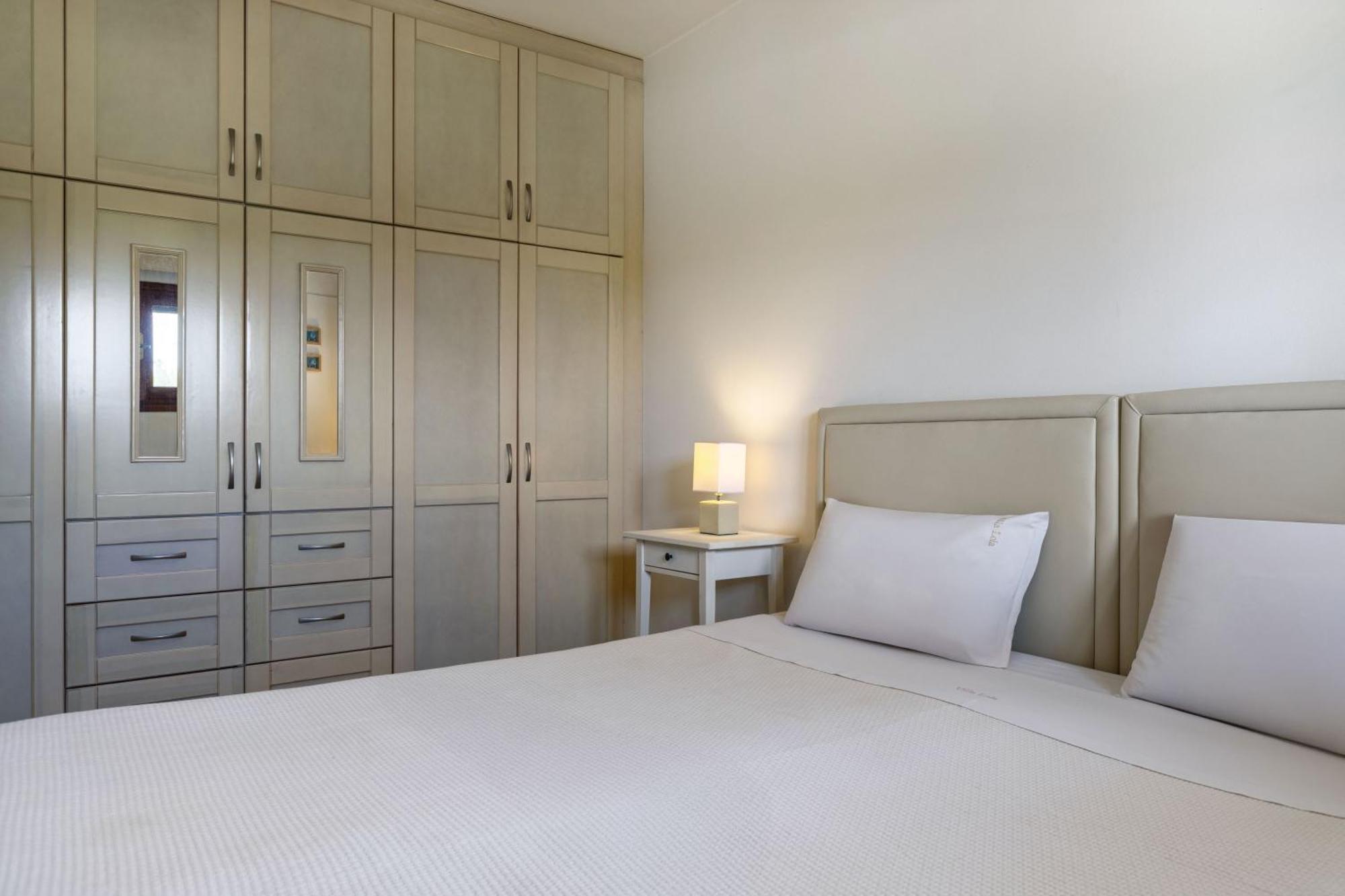 Villa Lola - 3 Bedrooms & Private Pool Lithakia  ภายนอก รูปภาพ