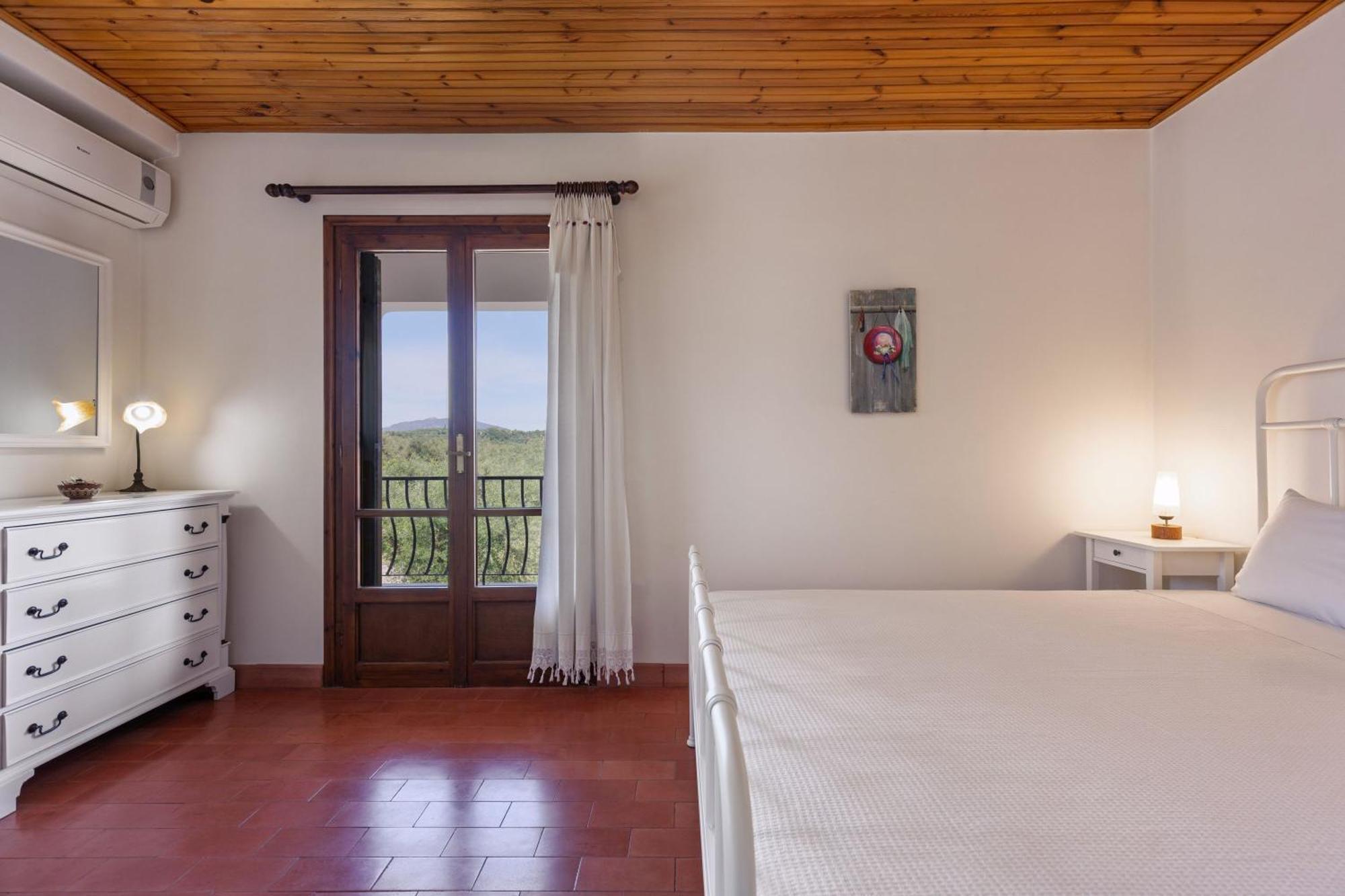 Villa Lola - 3 Bedrooms & Private Pool Lithakia  ภายนอก รูปภาพ