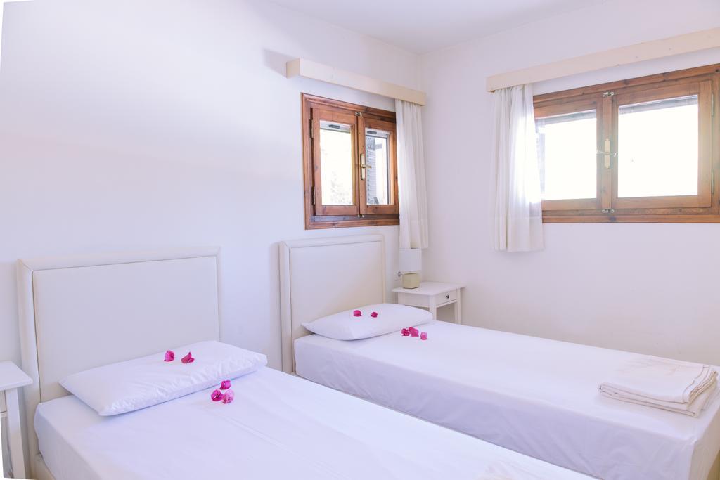 Villa Lola - 3 Bedrooms & Private Pool Lithakia  ภายนอก รูปภาพ