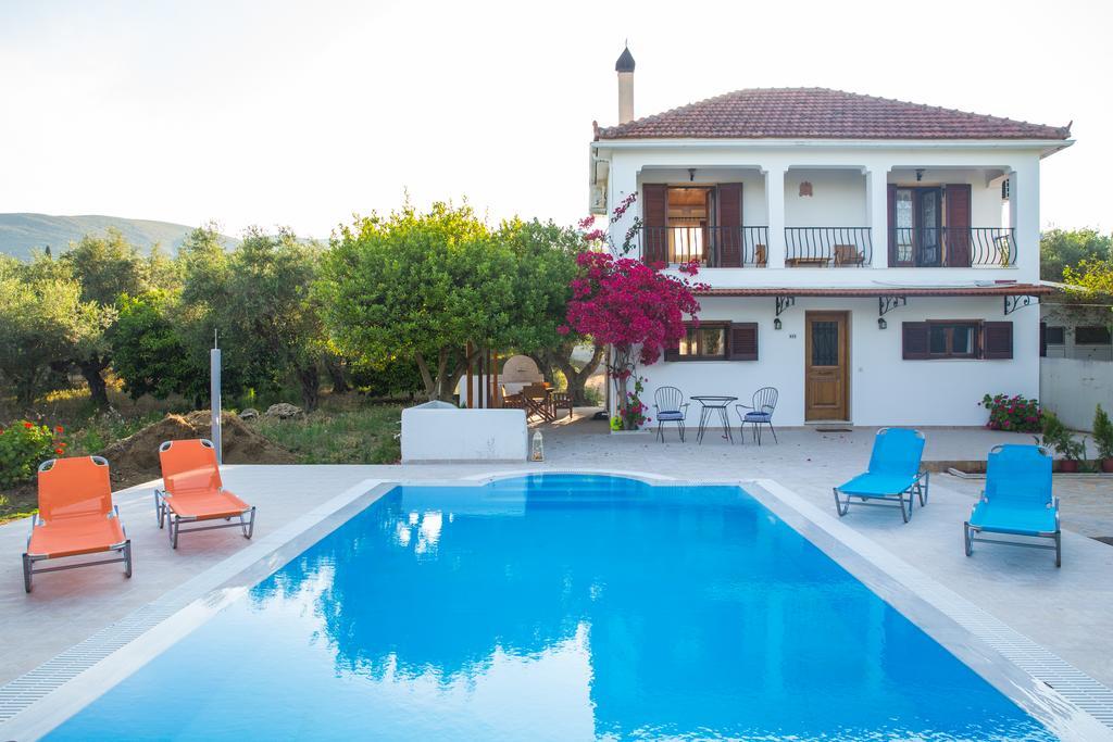 Villa Lola - 3 Bedrooms & Private Pool Lithakia  ภายนอก รูปภาพ